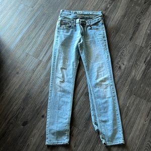 2 pairs of denim Levi’s